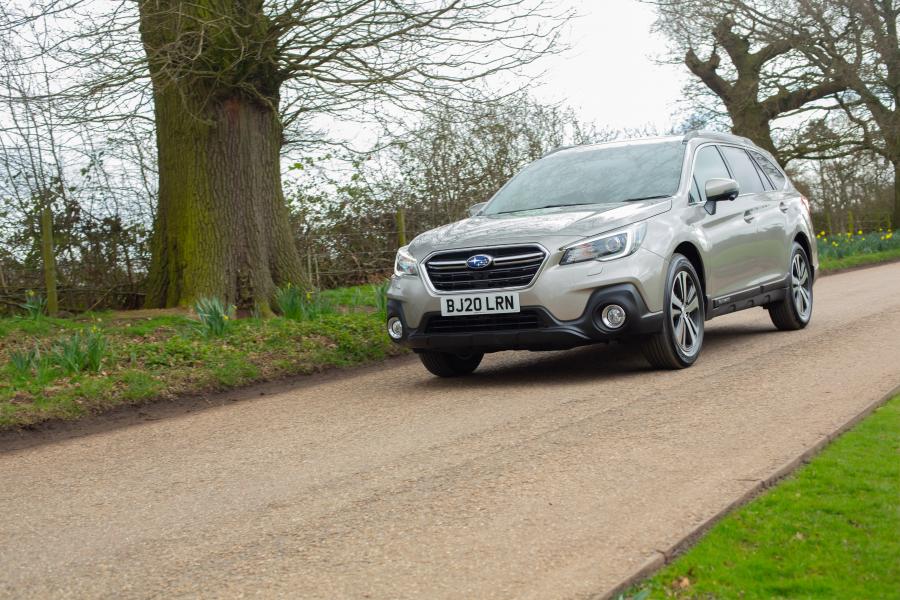  Subaru Outback 2018 года  (UK) (фото 16 из 36)